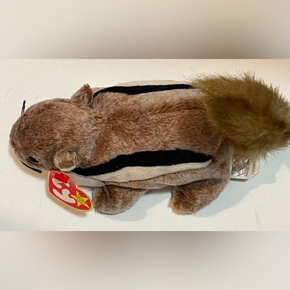 Ty Beanie Babies Chipper The Chipmunk 1999
Birthday April 21 1999 - Picture 10 of 10